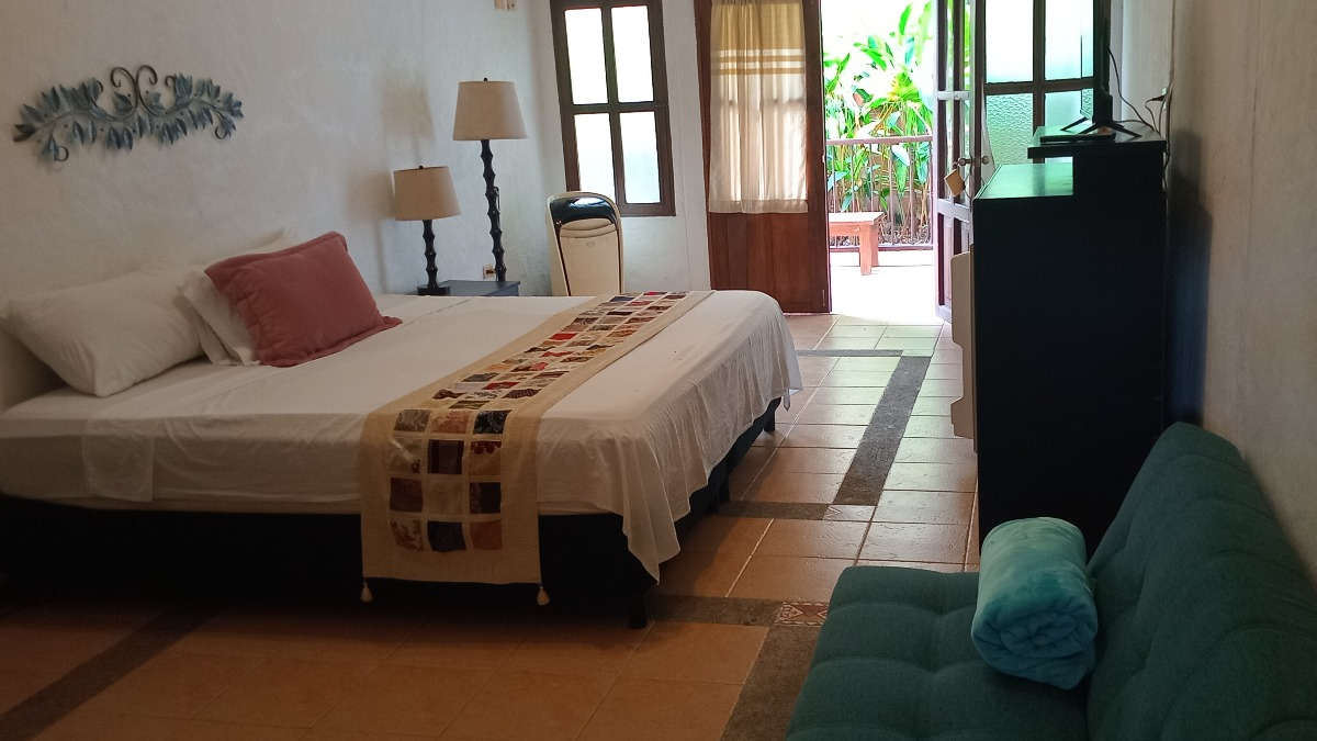 Suite Presidencial - espacio amplio con balcón